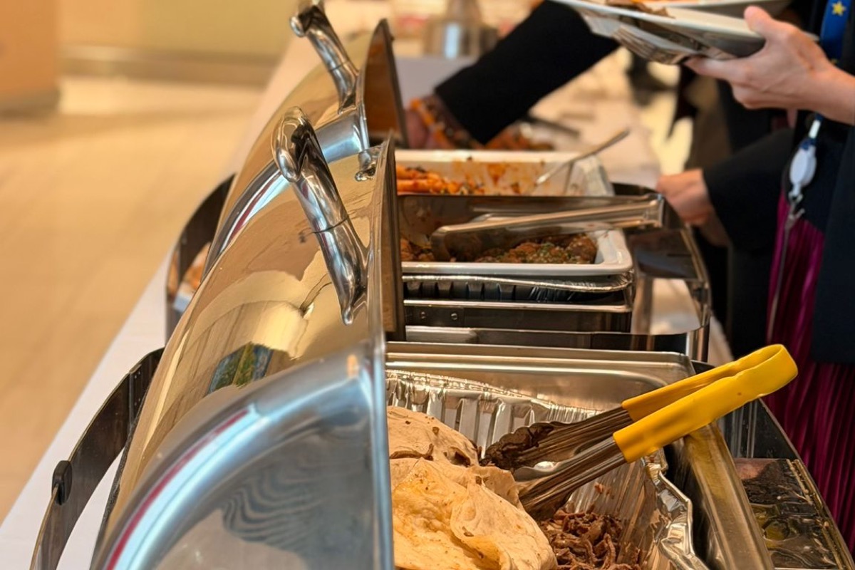 Chafing dish buffet service